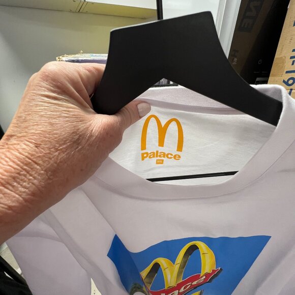 PALACE McD's Collab - Picture 2 of 2